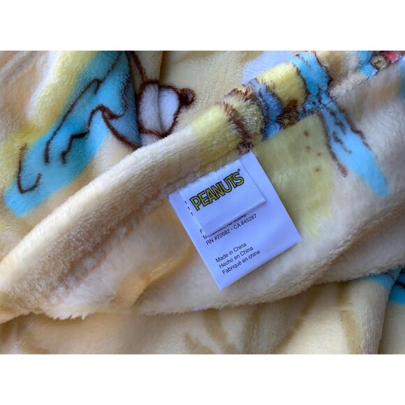 Peanuts SNOOPY Tropical Escape 50inx70in Soft Plush Home Throw Blanket Collectio - Picture 6 of 11